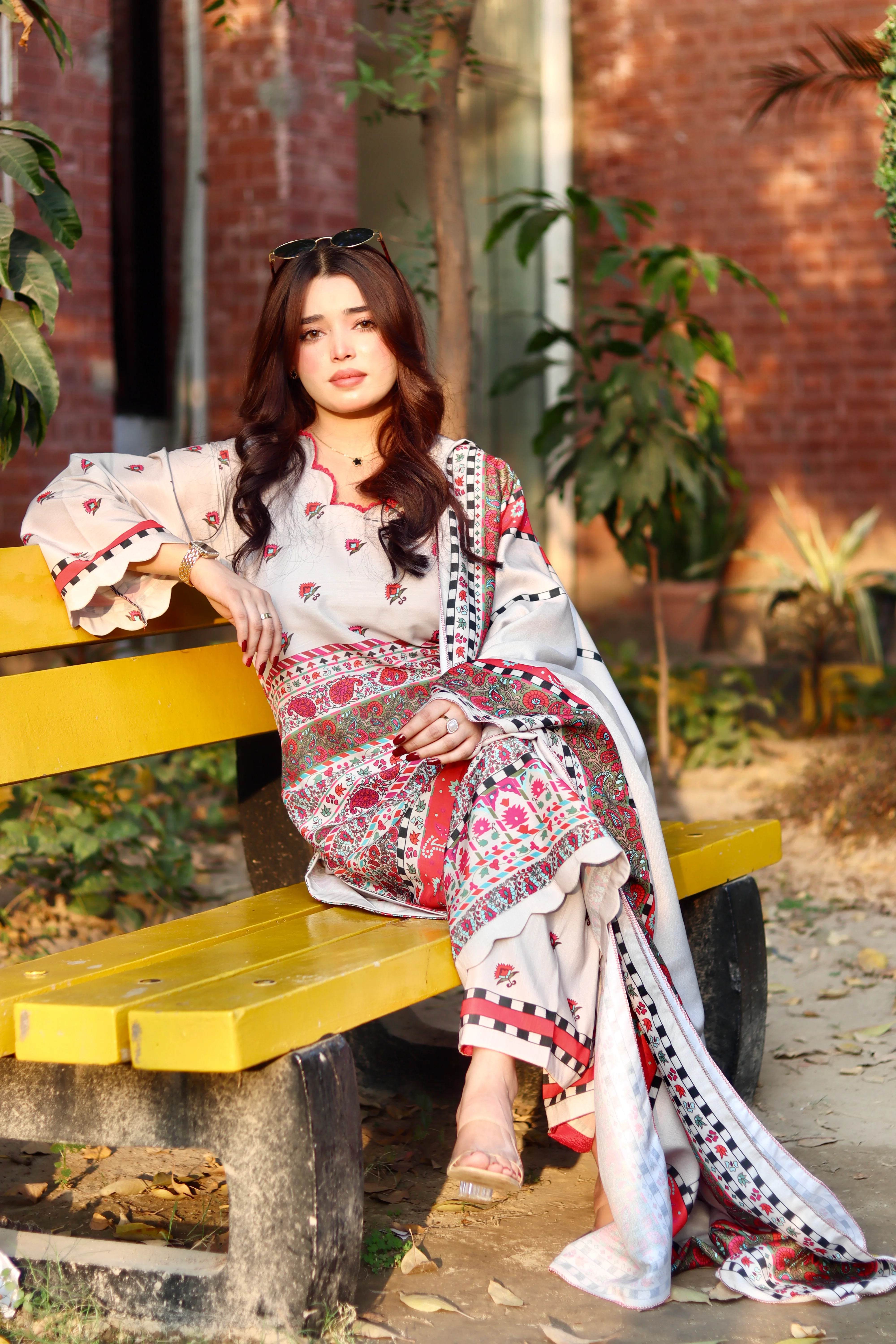 Resham 3Pc - Image 8